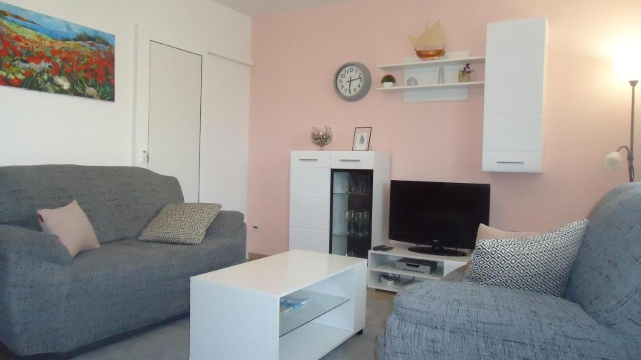Apartment Fila - Large & Close To The Beach Makarska Kültér fotó